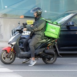 food-delivery-7210175_1920